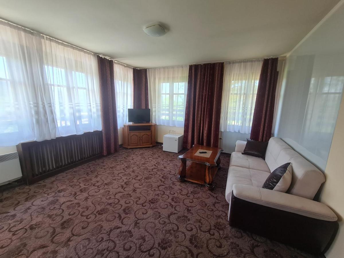Complex Brashlyan Hotel ตริยาฟนา ภายนอก รูปภาพ