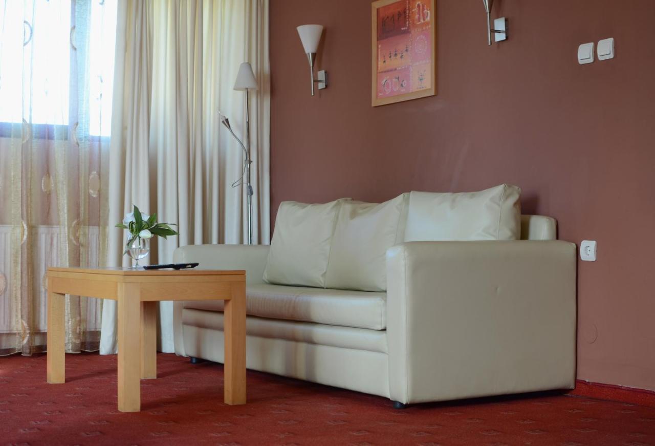 Complex Brashlyan Hotel ตริยาฟนา ภายนอก รูปภาพ